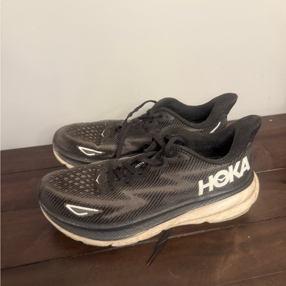 HOKA ONE ONE Black Running Shoes – Women’s Size 9.5